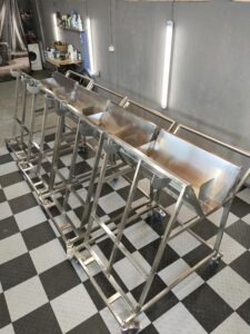 Projekt i wykonanie wózka gastronomicznego